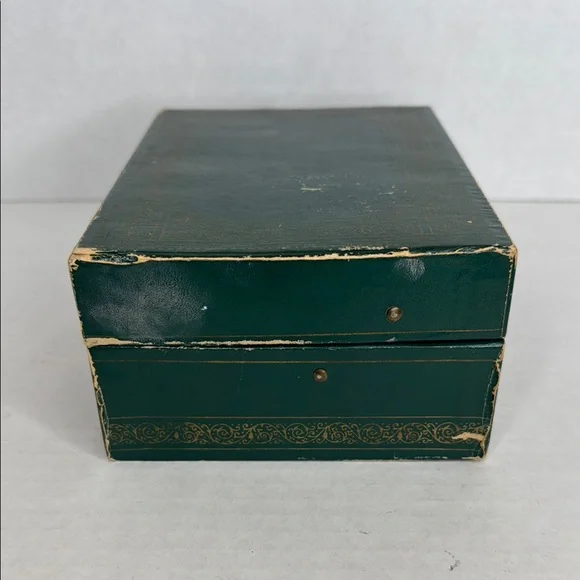 Vintage Green Jewelry Box with Gold Accents with Key - Picture 8 of 9